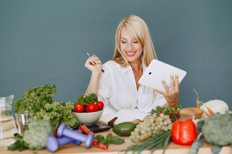 Food, Science & Wellness: Is a Career in Nutrition & Dietetics Right for You? 2 41841