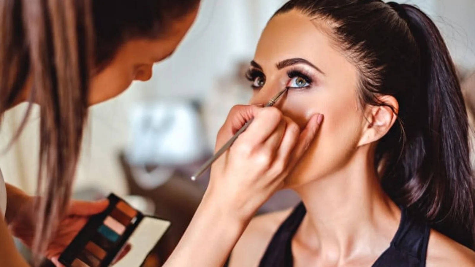 How to Become a Professional Makeup Artist